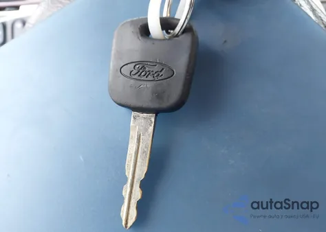 2003 Lincoln Town Car Executive из США, поврежденный, VIN 1LNHM81W73Y622198